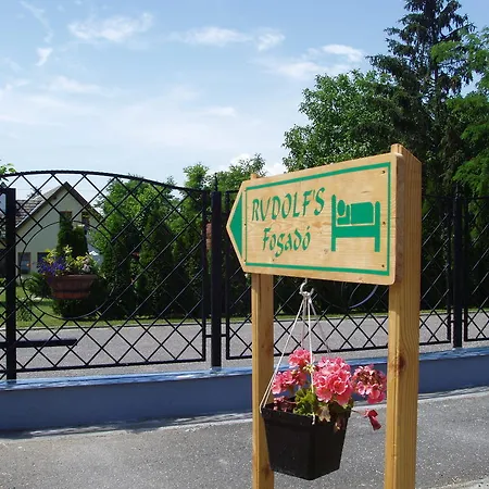 Rudolf's Fogado ゲストハウス