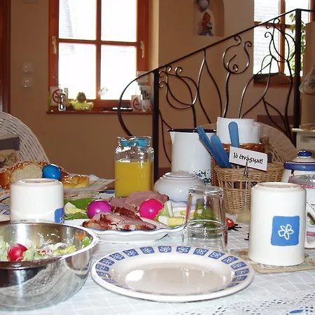 Rudolf's Fogado Zsira