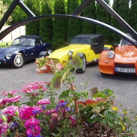 ゲストハウス Rudolf's Fogado 3*